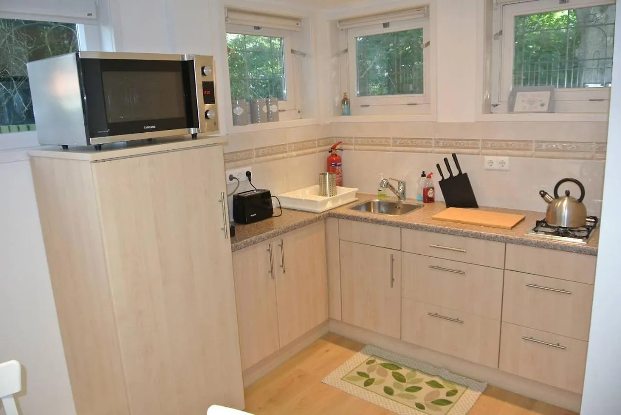 Friedalaan Guesthouse Zwanenburg Holiday home